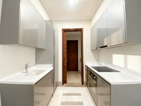 District 8 SCBD Tower Infinity Lantai Tinggi