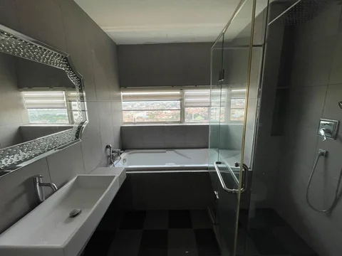 1 Park Residences Tower B Lantai Rendah