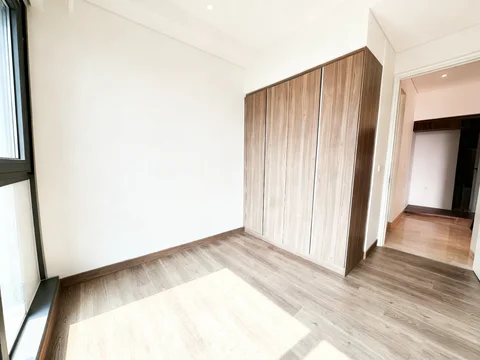 57 Promenade Tower City Lantai Tengah