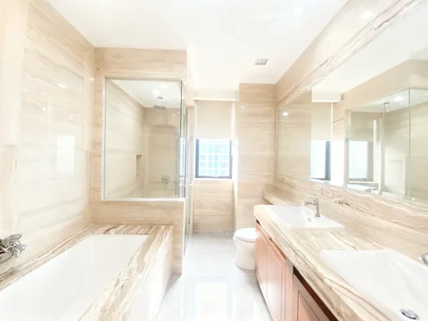 District 8 SCBD Tower Infinity Lantai Tinggi