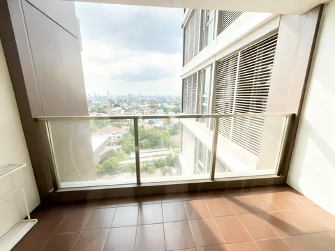 Kemang Village Tower Infinity Lantai Tengah