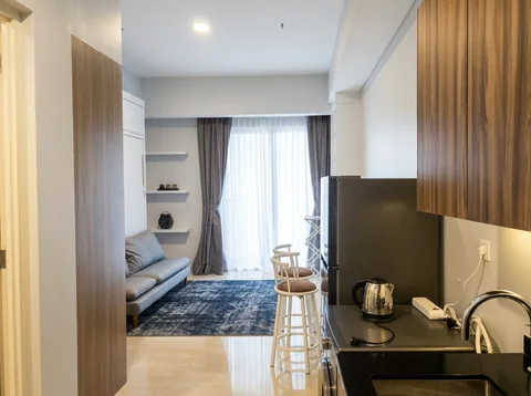 Fifty Seven Promenade Tower City Lantai Tengah