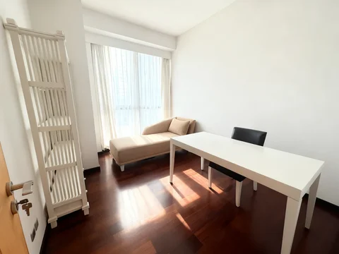 Setiabudi Residence Tower B Lantai Sedang