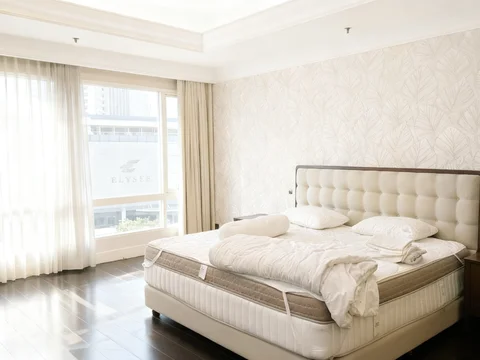 SCBD Suites Mid Floor