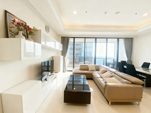District 8 SCBD Tower Infinity Lantai Tinggi