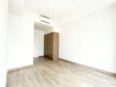 57 Promenade Tower City Lantai Rendah