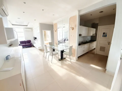 Bellezza Tower Albergo High Floor