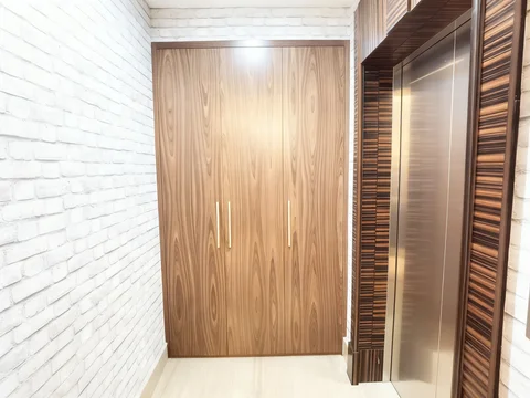 South Hills Mid Floor