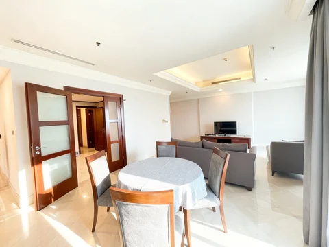 SCBD Suites Mid Floor