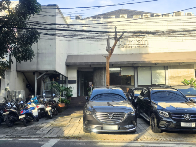 Strategic Shophouse for Sale Pakubuwono
